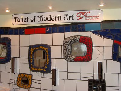 Toiletten im Hundertwasser Village